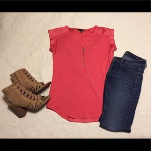 Coral short sleeve top with zipper detail